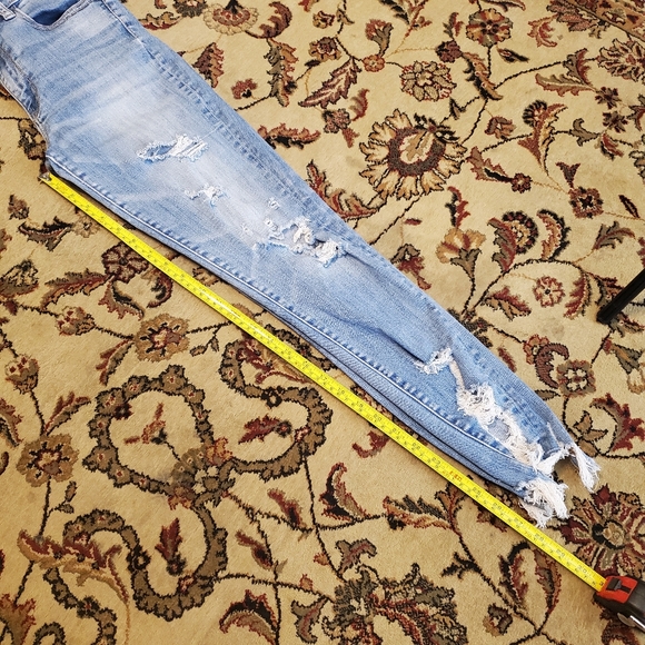 American Eagle Hi-Rise Jegging Distressed 8 Light - Picture 14 of 15